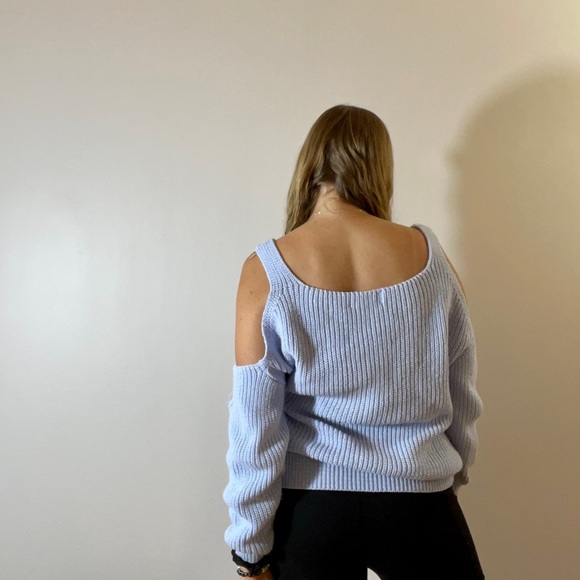 Light blue cold shoulder Boohoo sweater - Picture 4 of 9